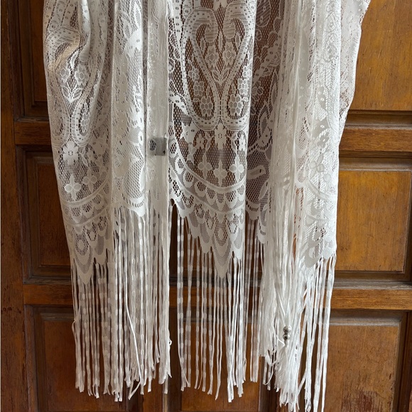 Chic White Lace Robe - Picture 2 of 5